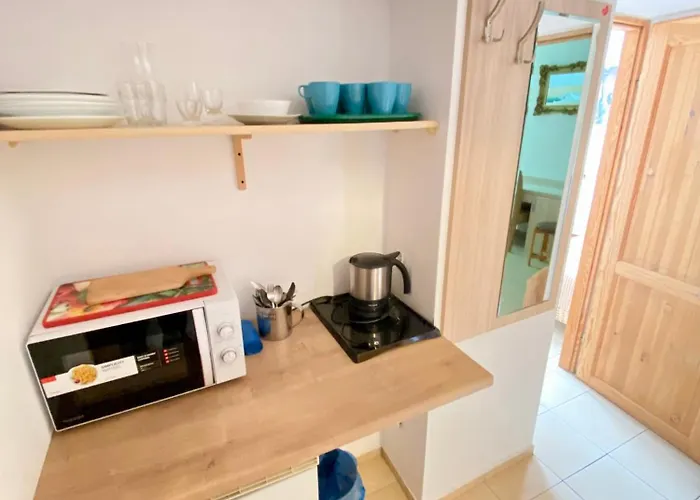 Seaside Two-room With Bathroom By Swell #1 דירה