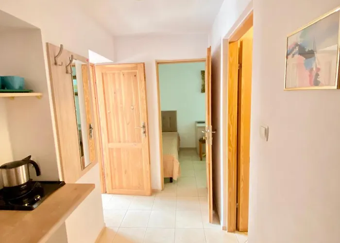 Seaside Two-room With Bathroom By Swell #1